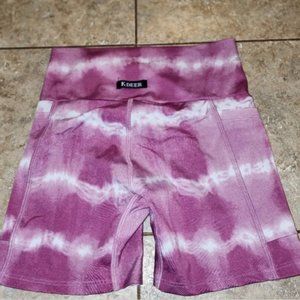 K-Deer bike shorts size medium -4" - EUC!